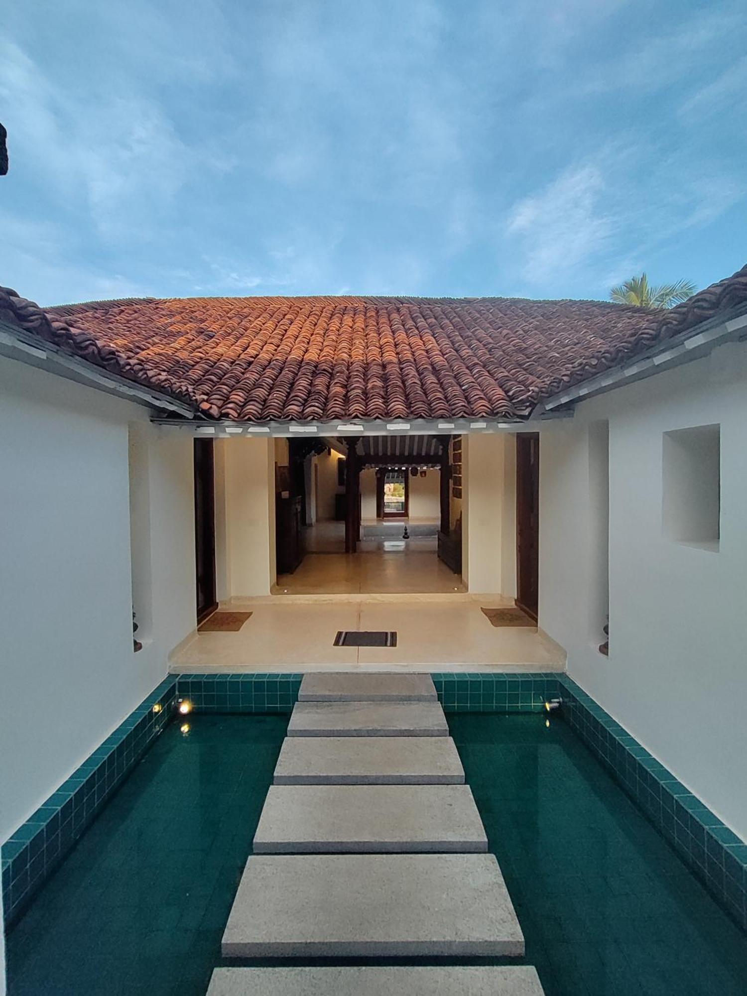 Mangala Heritage By Luxunlock Private Villas Tirukkannapuram Exterior photo